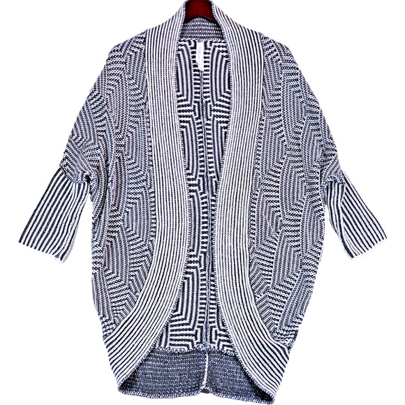 Aeropostale Women's Black White Cardigan Sweater Cable Knit Open Front Size S/P - Picture 1 of 7